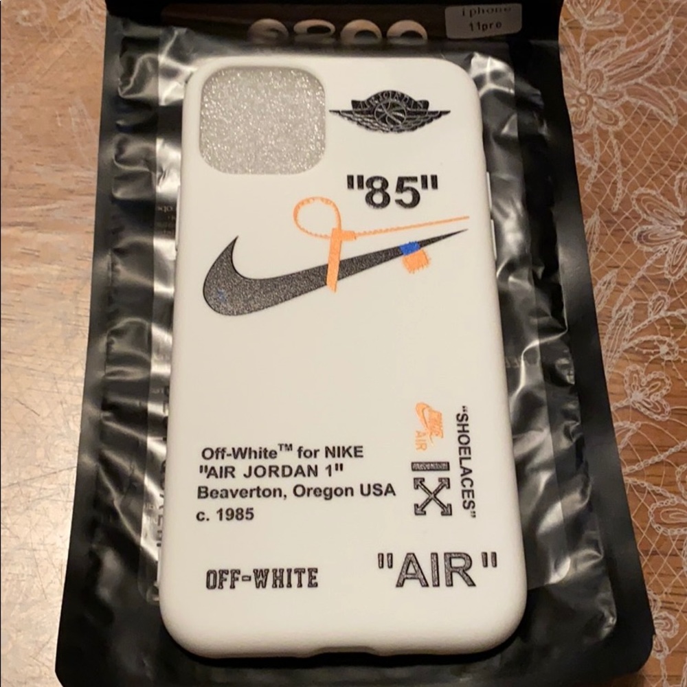 Nike Iphone Case Off White